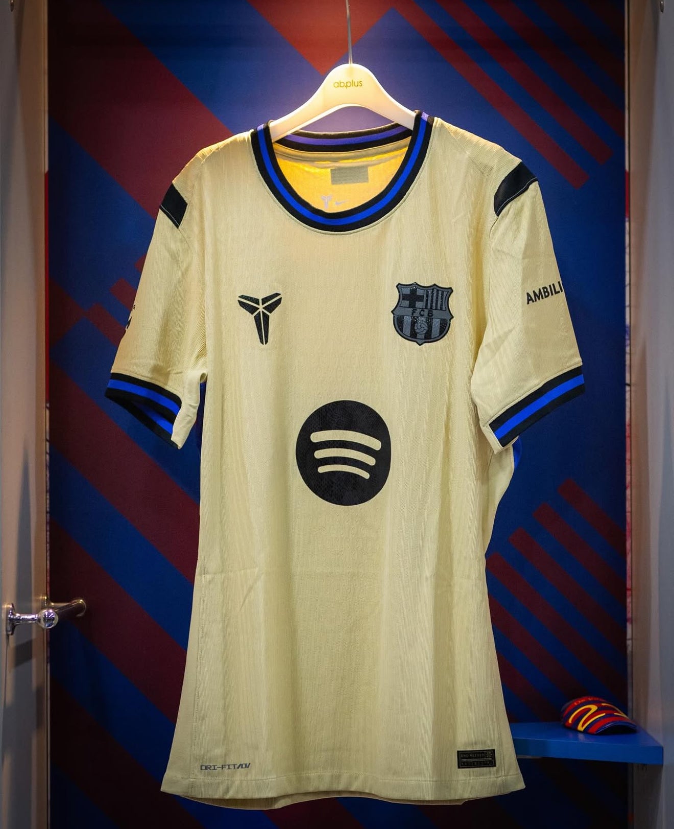 FC Barcelona Away Jersey 25/26 (Preorder)